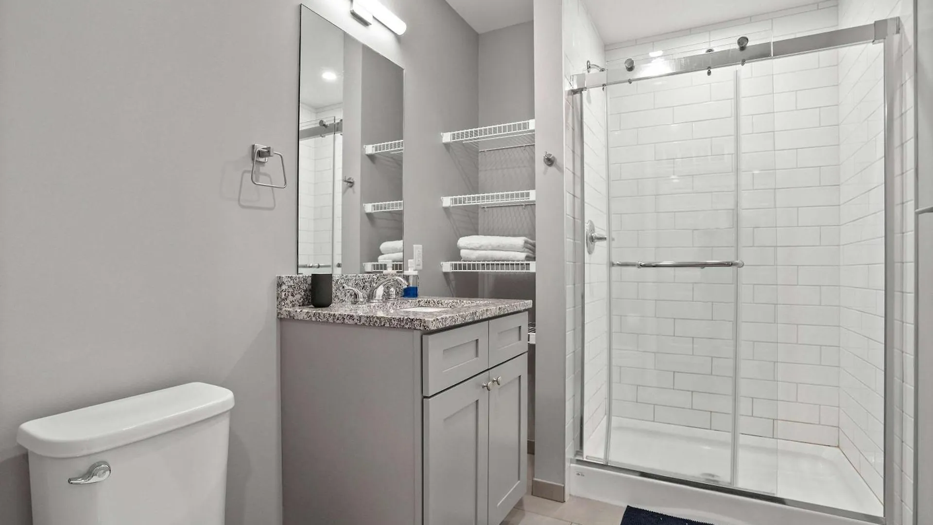 CozySuites Modern 1BR in Downtown Pitts #4 Pittsburgh
