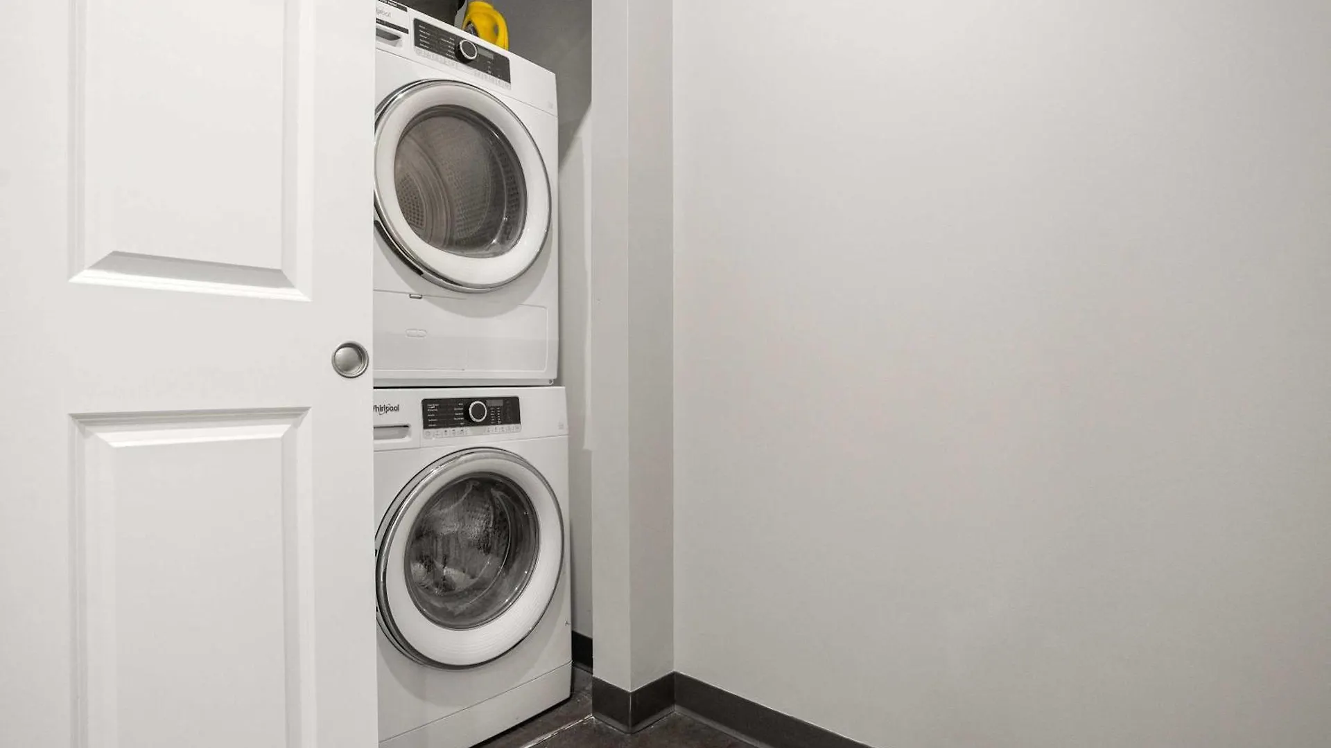 Apartment CozySuites Modern 1BR in Downtown Pitts #4 Pittsburgh United States