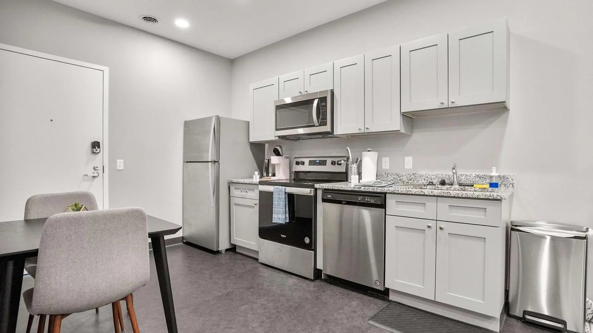 CozySuites Modern 1BR in Downtown Pitts #4 Pittsburgh 0*,